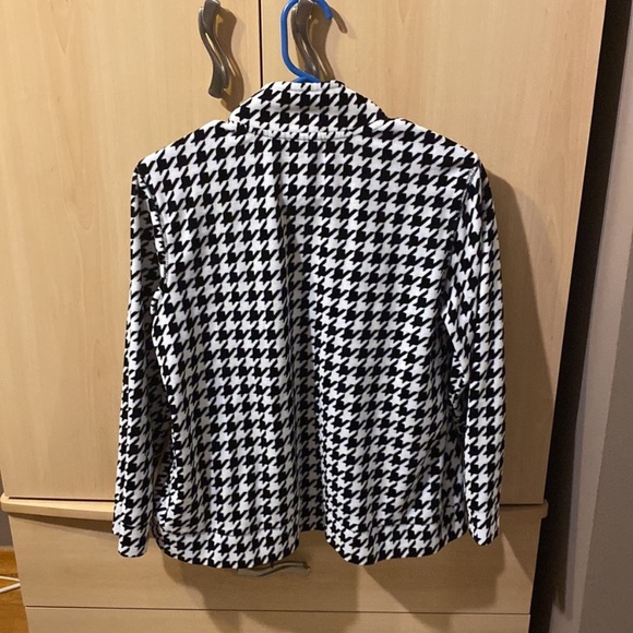 Black and White Women's Sweater Zip
Jacket - Picture 3 of 3